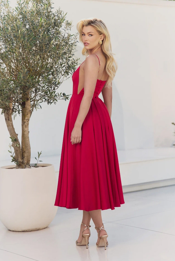Vestido para una cita: 5 ideas más allá del clásico vestido negro