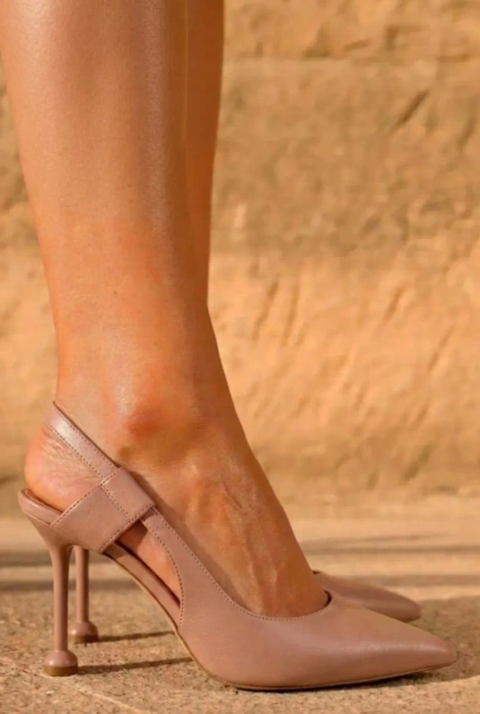 Rucci – zapatos de salón color nude con tacón de aguja fino