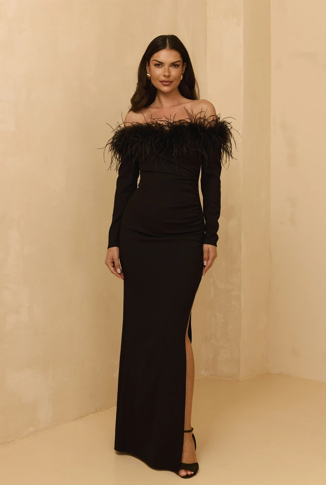 Meryl - Elegancia negra con plumas