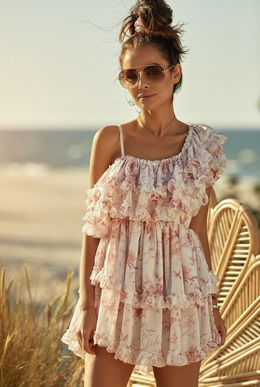 Adora - delicado vestido asimétrico en tejido con logotipo 